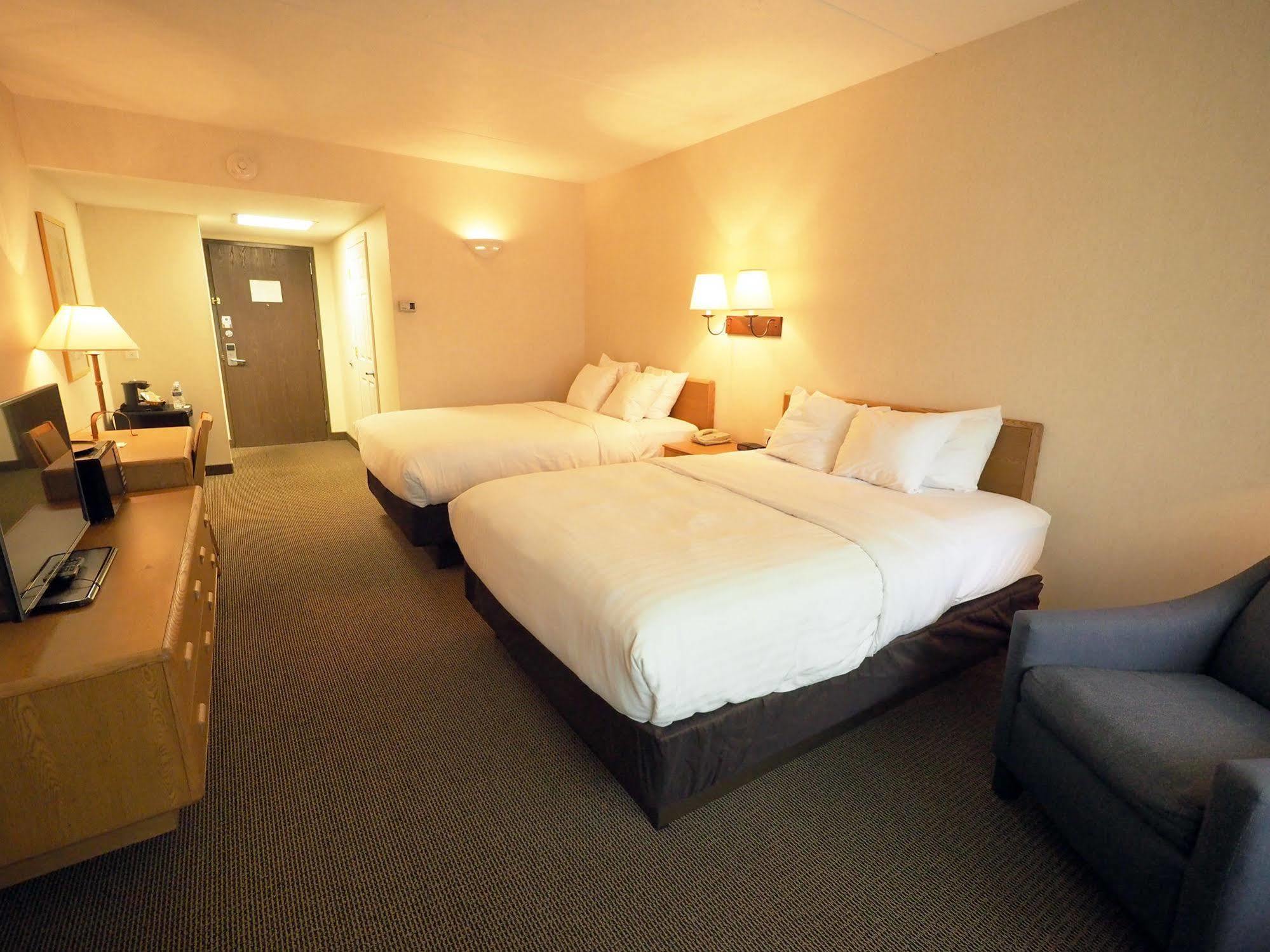 Evergreen Resort Кадилак Екстериор снимка